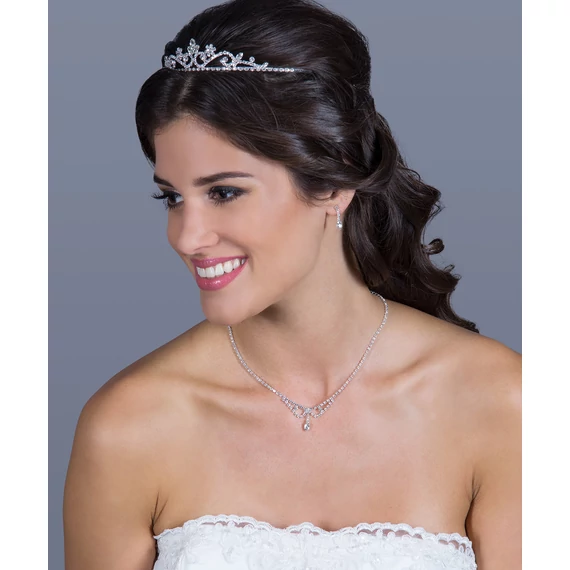 Kristályokkal díszített elegáns esküvői tiara