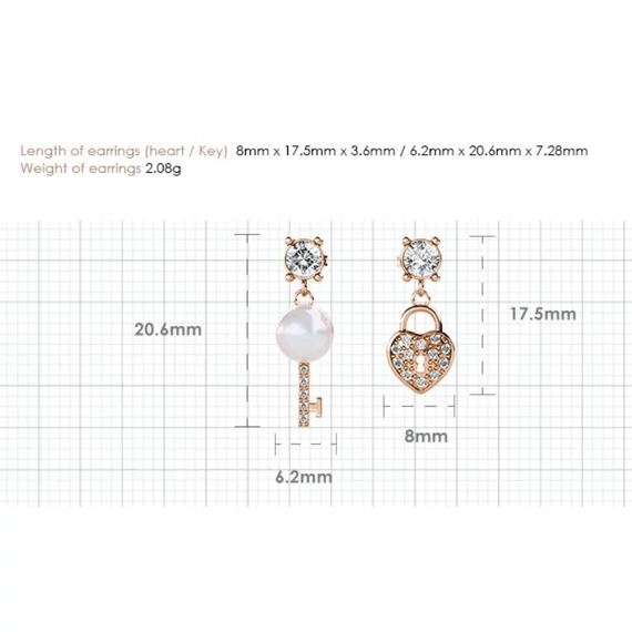 Fehér Swarovski® kristályokkal és gyönggyel díszített kulcsos és lakatos fülbevaló