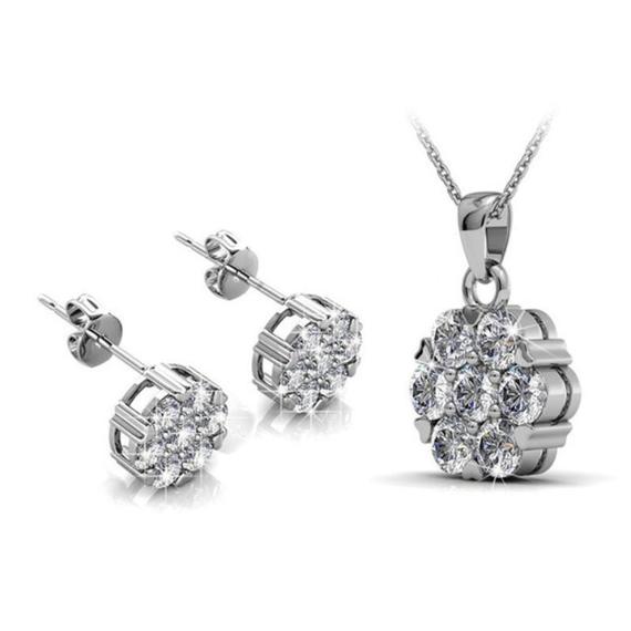 Fehér Swarovski® kristállyal díszített ékszerszett szív formákkal