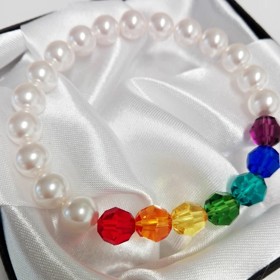 Swarovski® gyöngyökkel díszített szivárvány karkötő